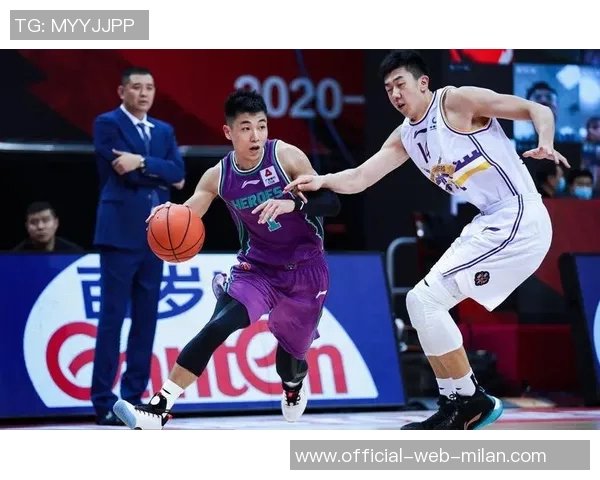 高诗岩：从青年才俊到篮球场上的新星崛起之路与未来展望